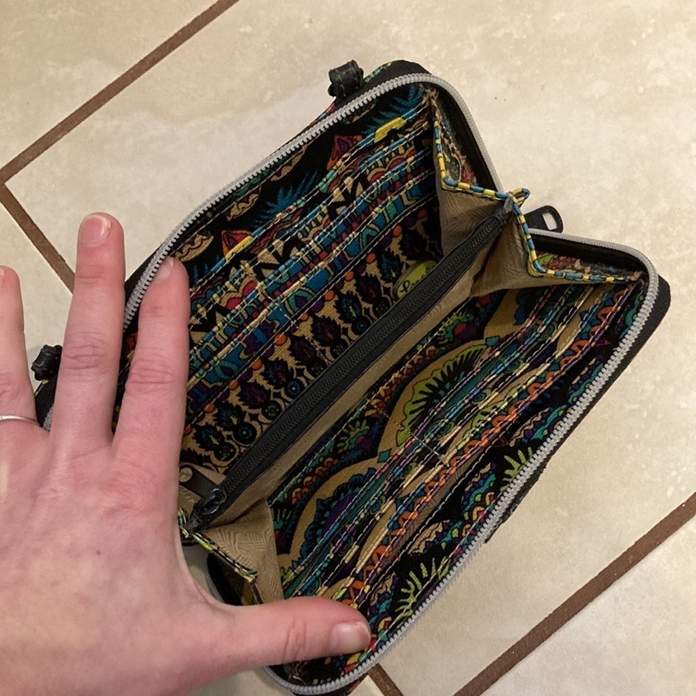 Sakroots Wallet - Picture 5 of 12
